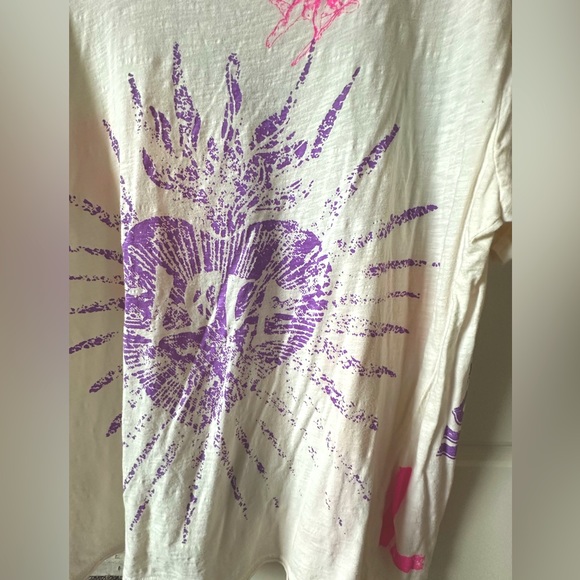 Magnolia Pearl Heart collage tee  **sold out** - Picture 5 of 6